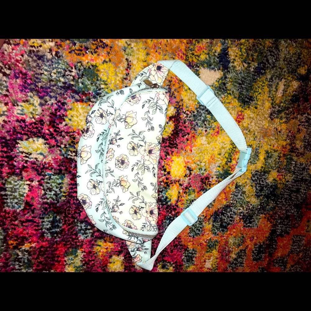 Floral Fanny
